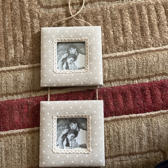 Picture frame - Picture 1 of 2